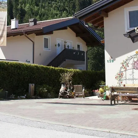 Das Taubenhaus 4*